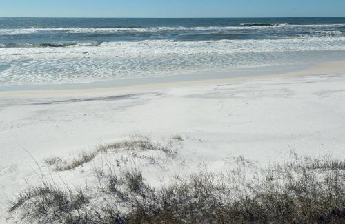 Apartamento Summerwinds With Ocean Views, Beach & Pool Condo