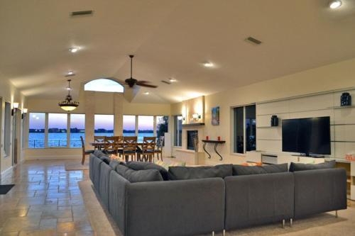 Sarasota - Dunmore 8730