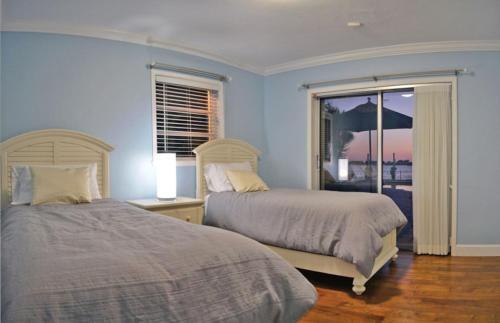 Sarasota - Dunmore 8730