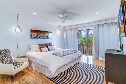 New Listing! Beachfront Gem With Wraparound Balcony Townhouse
