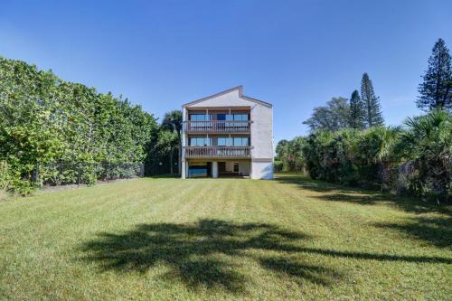 New Listing! Beachfront Gem With Wraparound Balcony Townhouse