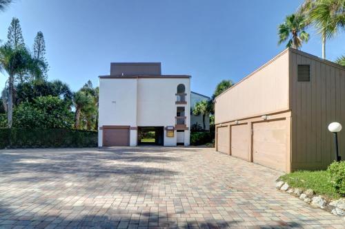 New Listing! Beachfront Gem With Wraparound Balcony Townhouse
