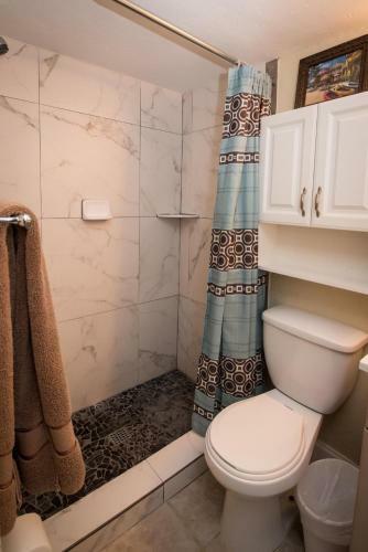 323 Canal Rd - Siesta Key Village Condo