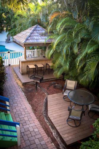 321 Canal Rd - Siesta Key Village Condo