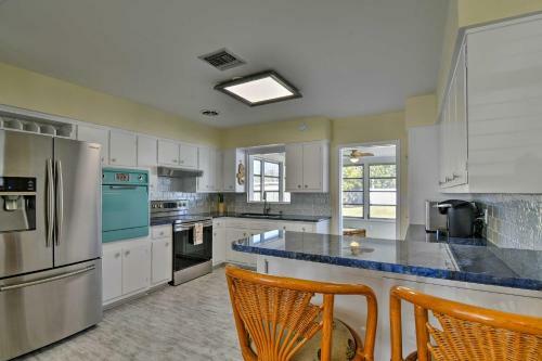 Venice Home With Fire Pit And Grill - 10 Mins To Beach!