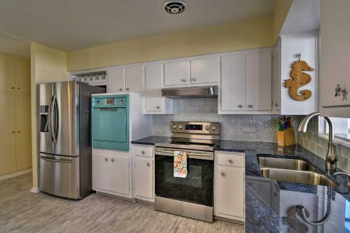 Venice Home With Fire Pit And Grill - 10 Mins To Beach!
