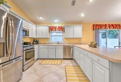 House On Golf Course, 2.5 Mi To Lake Sumter!