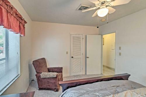 Updated Apartment Walking Distance To Venice Beach