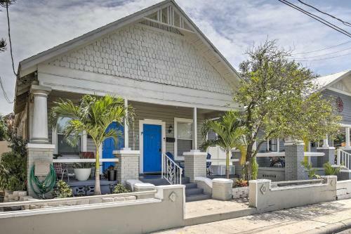 Updated Ybor City Home With Yard Walk To Pool!