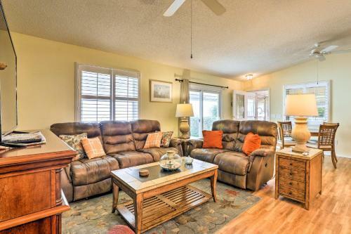 Updated Home With Yard In The Villages Community!