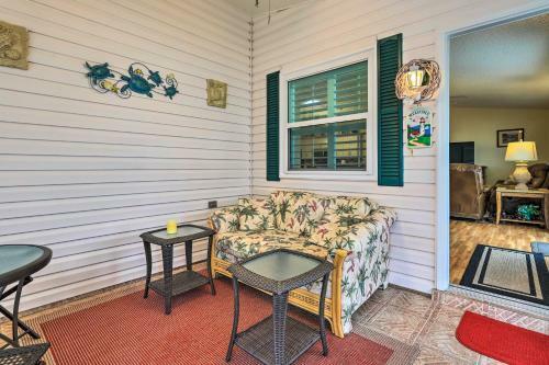 Updated Home With Yard In The Villages Community!