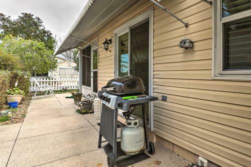 Updated Home With Yard In The Villages Community!