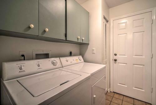 Vero Beach Pet-friendly Home 1 Mi To Beach!