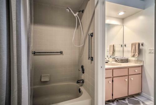 Vero Beach Pet-friendly Home 1 Mi To Beach!