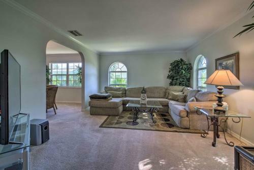 Vero Beach Pet-friendly Home 1 Mi To Beach!