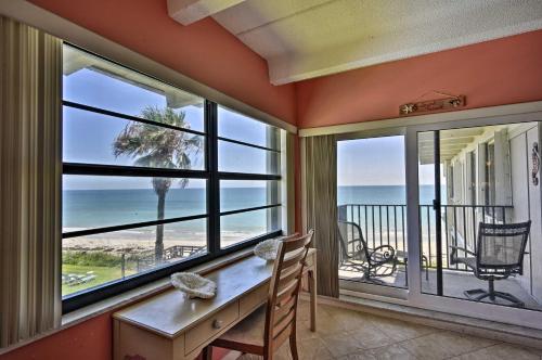 Apartamento Oceanfront Vero Beach Condo With Balcony Views!