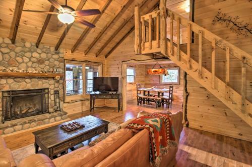 Remodeled Fishing Retreat On Toccoa River!