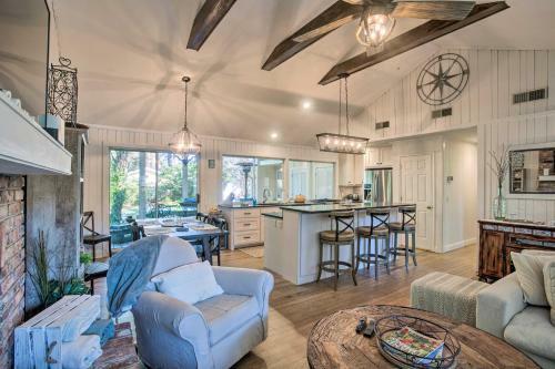 Charming Cottage With Porch, Less Than Half Mi To Beach