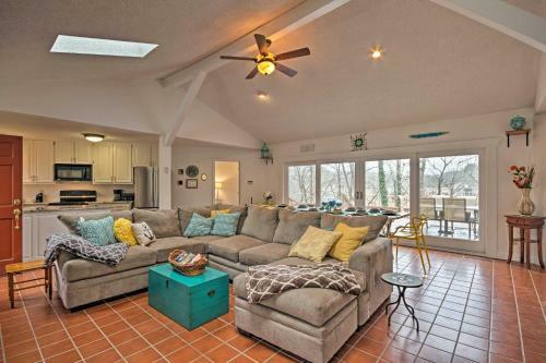 Lake Lanier Home With Dock, Boat Parking, And Grill!