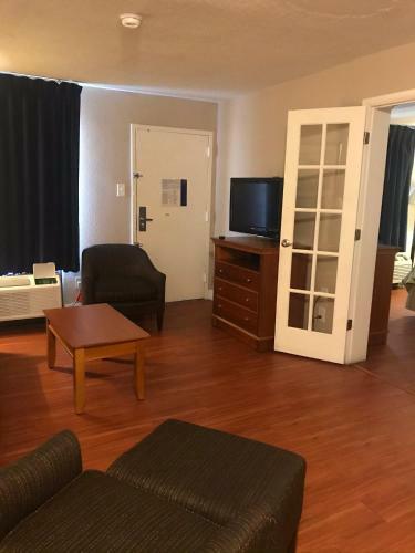 Motel Baymont By Wyndham Macon I-75