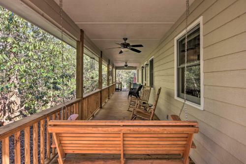 Secluded Lavinder Laurel Leaf Cottage Near Creek