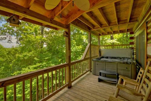 Bear Ridge Hideaway- Secluded Mtn View