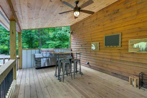 Elegant Forest Escape With Hot Tub, Views And More