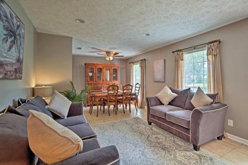 Updated Savannah Home With Yard - Near River Street!