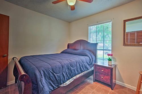 Updated Savannah Home With Yard - Near River Street!
