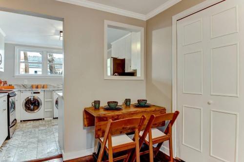 Apartamento Vibrant, Colorful Condo Building With Backyard Firepit And Games