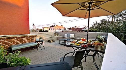 Apartamento 3 Bedroom Penthouse Blocks From The River