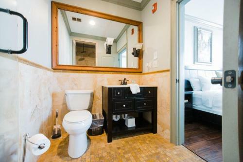 Posada Mcdonoughs Inn Unit 2 By Lucky Savannah