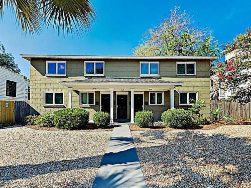 E Bolton Apartment Unit C Townhouse