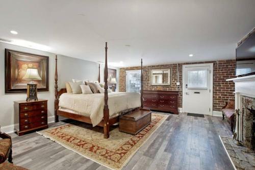 Sophisticated Historic Remodeled 9 Bedroom Home