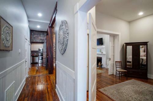 4 Bedroom Large Renovated Townhouse