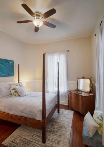 4 Bedroom Large Renovated Townhouse