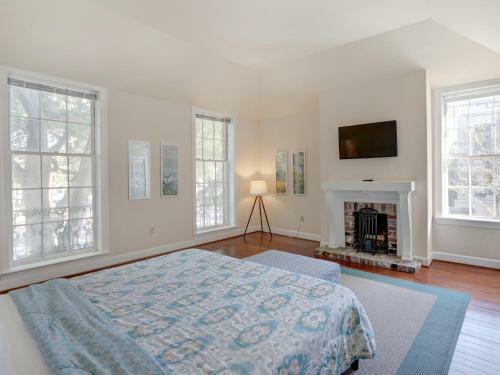 Heated Pool Access Flex Cancelation 3-unit Rental Perfectly In Historic District