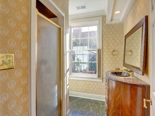 Heated Pool Access Flex Cancelation 3-unit Rental Perfectly In Historic District