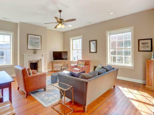 Heated Pool Access Flex Cancelation Historic Lafayette Square Townhouse