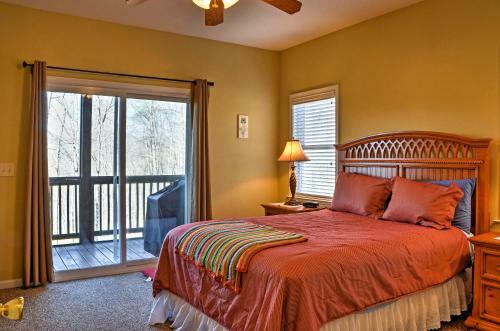 Cozy Tranquility Home With Porch And Mountain Views!