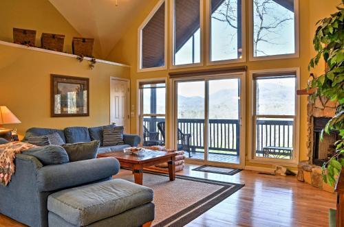 Cozy Tranquility Home With Porch And Mountain Views!