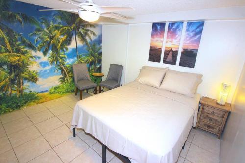 Apartamento 210 Tropics!! In Paradise! Block From Beach!!