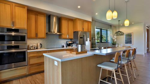 Maui Westside Presents: Luana Garden Villas 14d
