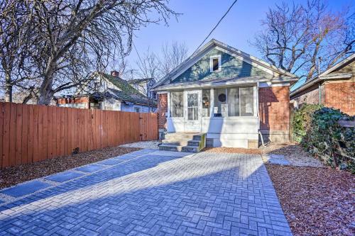 Vintage-chic Home With Patio - Walk To Hyde Park!