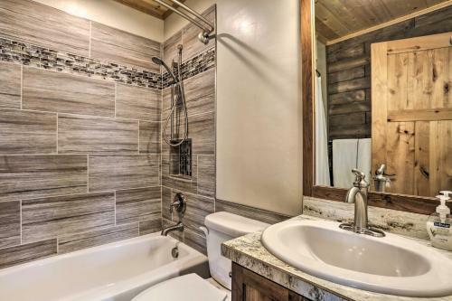 Apartamento Modern Main Street Apt With Easy Outdoor Access!