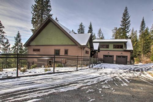 Lake-view Apartment With Patio And Gym Access!