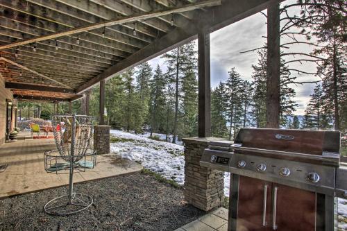 Lake-view Apartment With Patio And Gym Access!