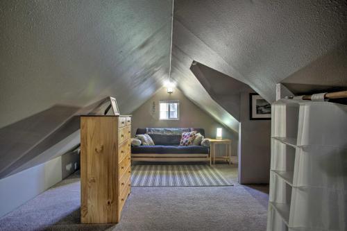 Lookout Tower Downtown Home Walk To Lake!