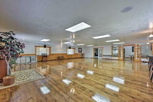 Huge Preston Cabin With Game Room And Mountain Views!