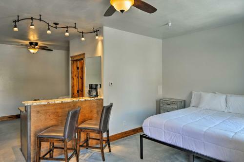 Apartamento Central Lava Hot Springs Studio With Deck And Views!